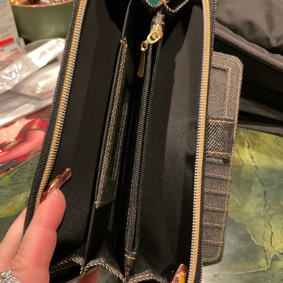 Hand-painted Rhinestones Denim Jean Fold Wallet with Girl Holding Rabbit NWOT - Picture 6 of 12